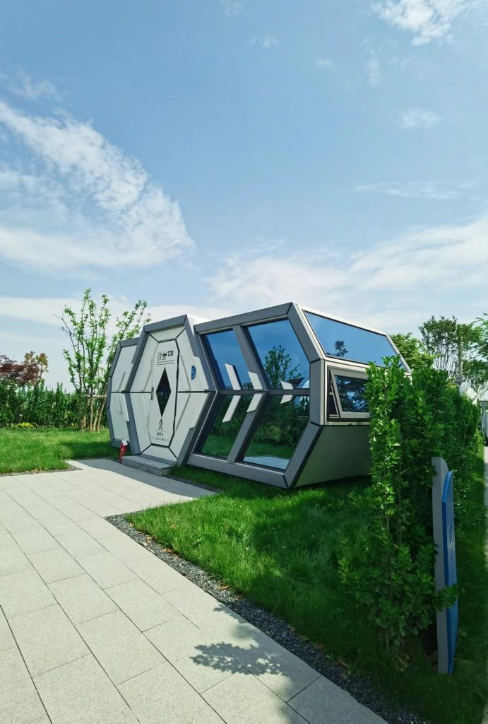 Space Capsule Living Experience: Build Your Own Universe with Smart Space Capsule