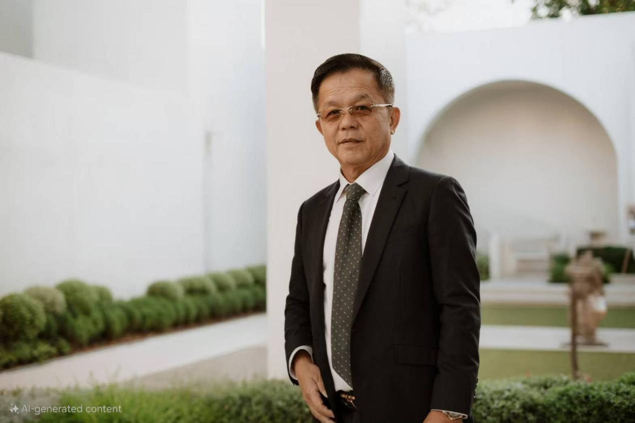 Mr. Wachirapong Srikijcharoenkrai