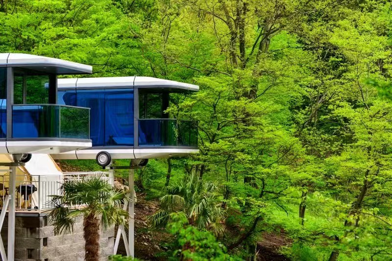 Smart Home Integrated Prefab Capsule House for Urban Minimalist Living