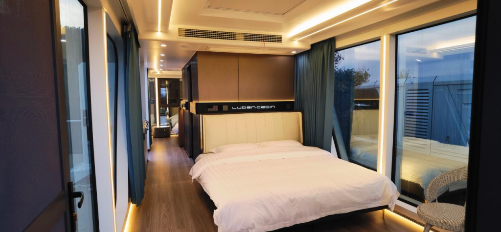 Airbnb Success: Why Capsules Get 40% More Bookings