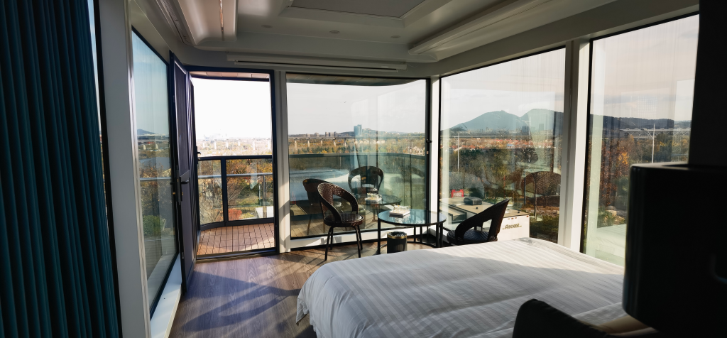 Airbnb Success: Why Capsules Get 40% More Bookings