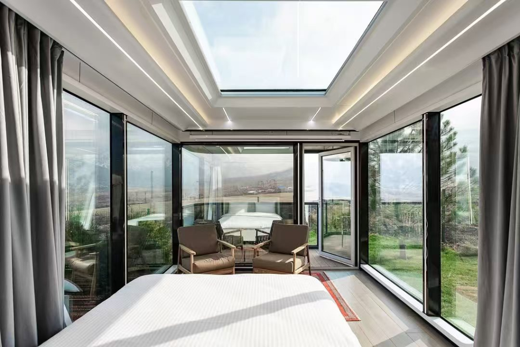 From Capsule House to Future Smart Living