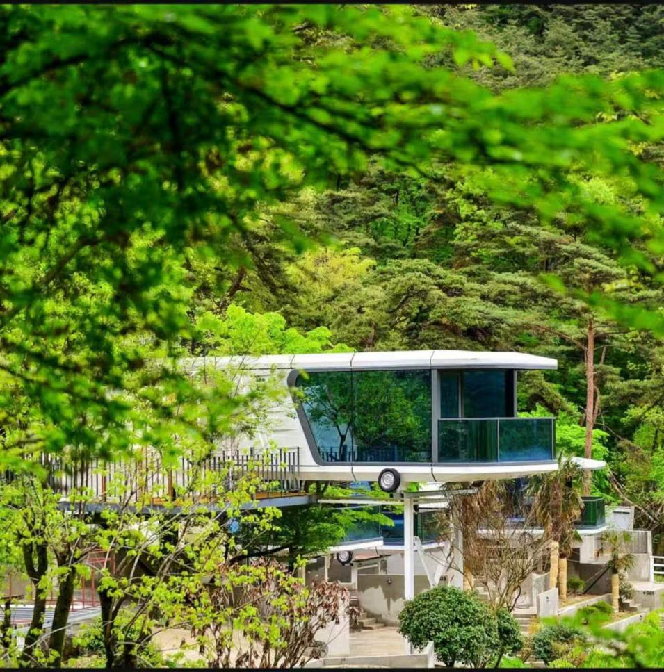 Why Choose a Capsule House for Future Living?