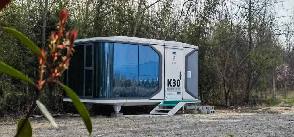 Capsule Houses Create More Possibilities