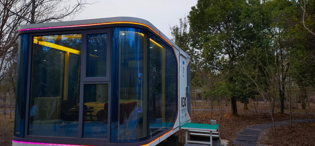 Capsule Houses Create More Possibilities